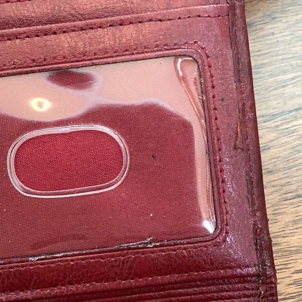 Fossil vintage red, soft genuine leather checkbook wallet - Picture 10 of 16